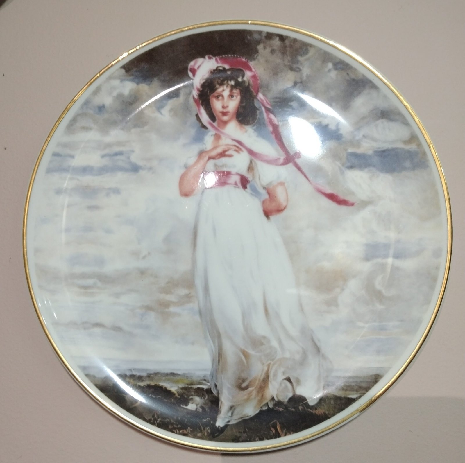 Royal Decor wall plate with ethereal girl portrait
