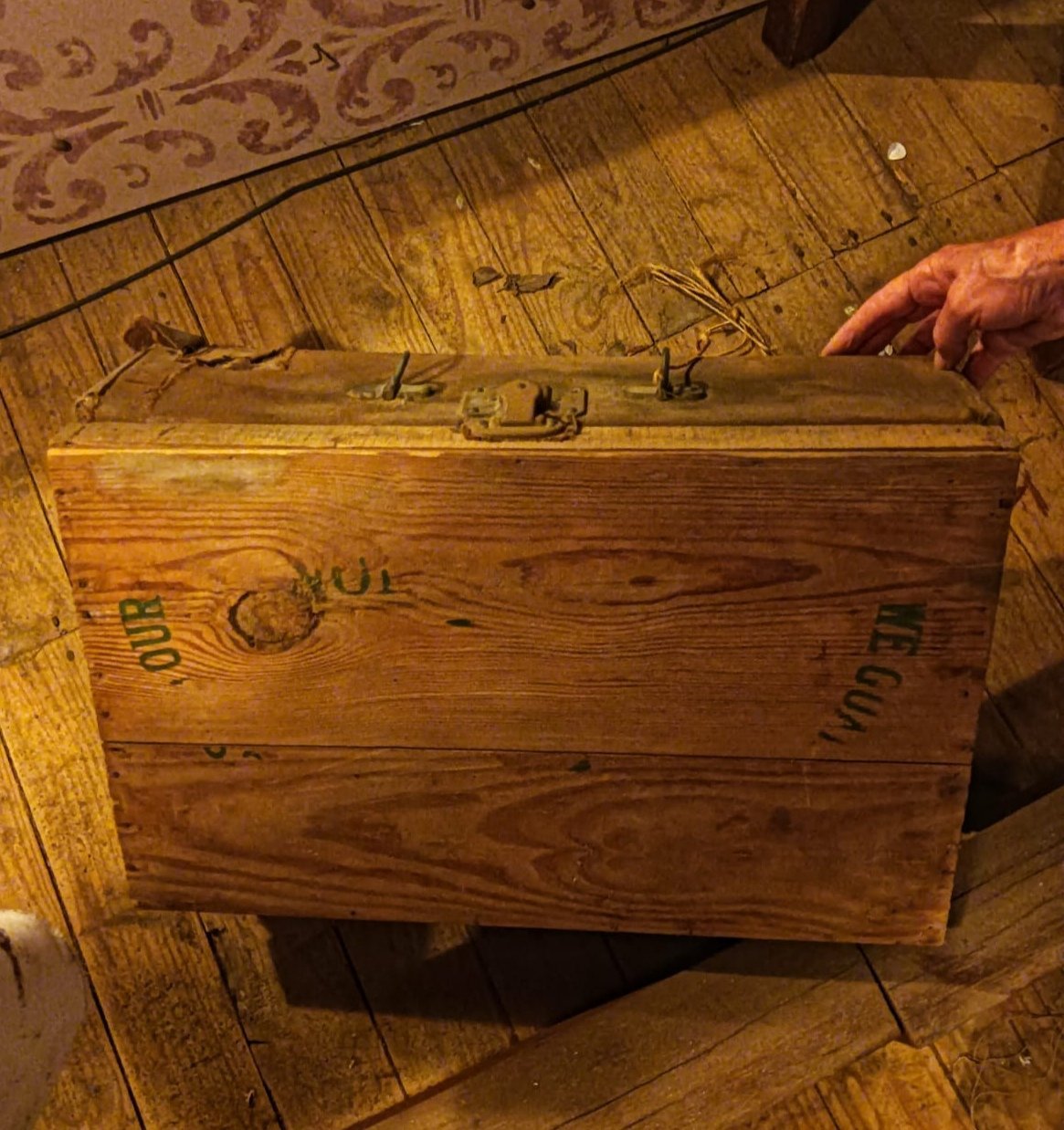 1940 vintage storage chest - Image 3