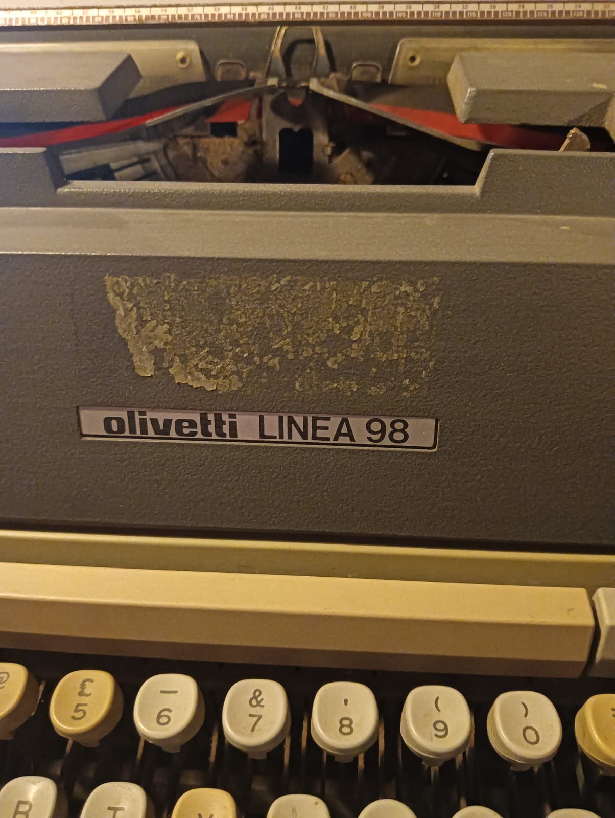 Mechanical Olivetti Linea 98 typewriter - Image 3